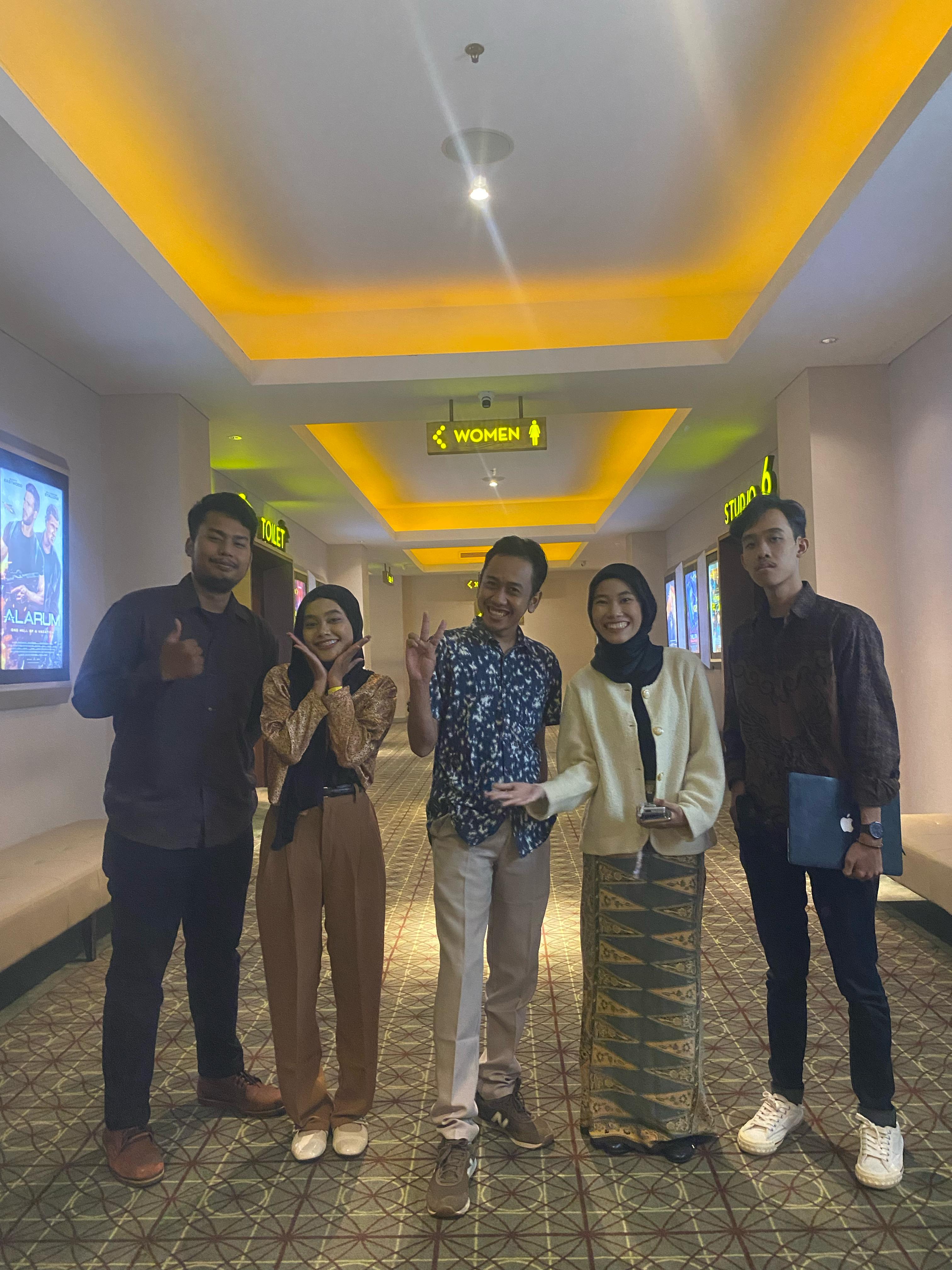 Nobar Eksil Bareng TXTDARITNG